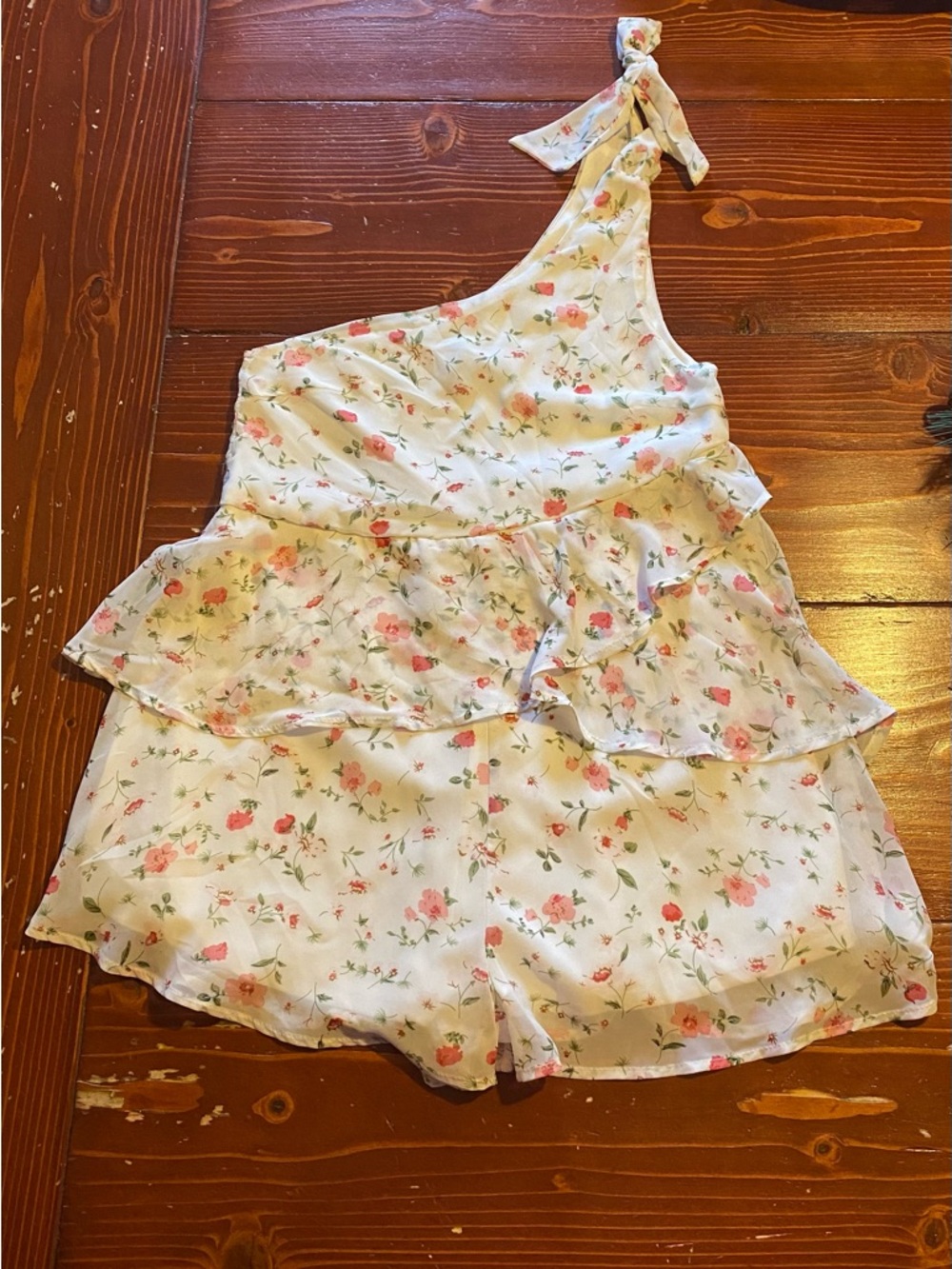 Floral pattern white one shoulder romper - Picture 1 of 6